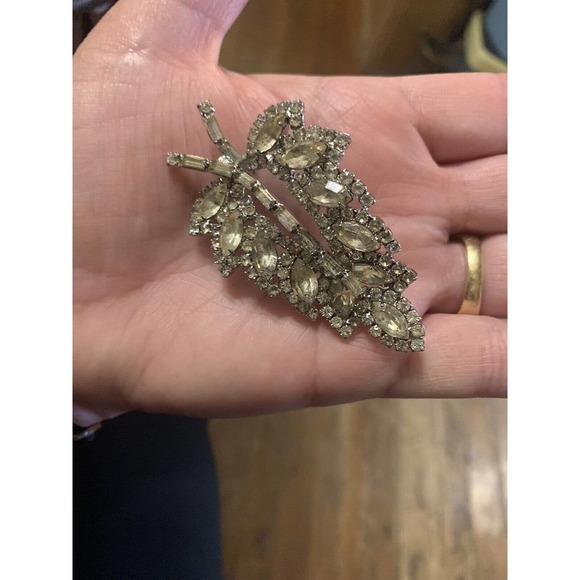 Vintage Clear Stone Sparkling WEISS BROOCH - Picture 5 of 16